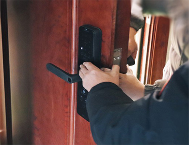 吉木乃24小时上门开锁公司